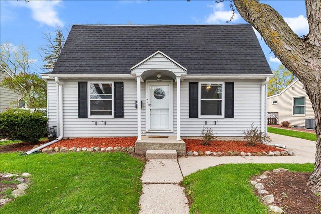 608 Pennsylvania AVENUE, West Bend, WI 53095