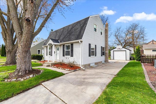 608 Pennsylvania AVENUE, West Bend, WI 53095