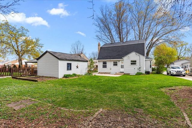 608 Pennsylvania AVENUE, West Bend, WI 53095