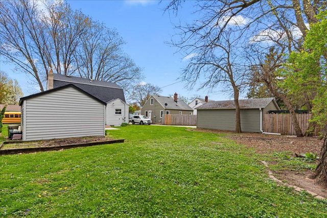 608 Pennsylvania AVENUE, West Bend, WI 53095