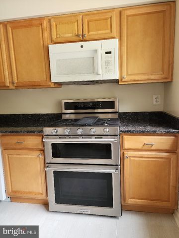 3850-A STEPPES CT, Falls Church, VA 22041