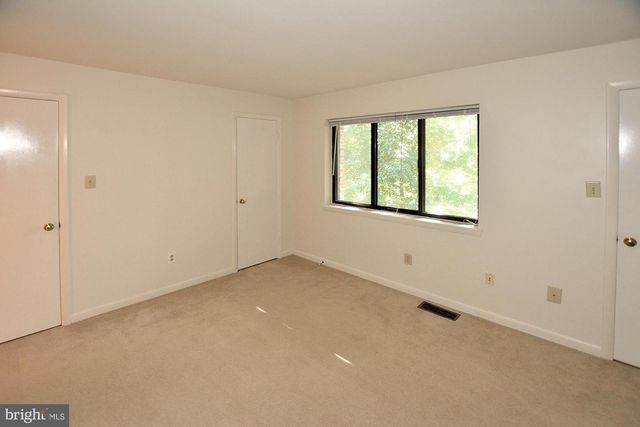 3850-A STEPPES CT, Falls Church, VA 22041