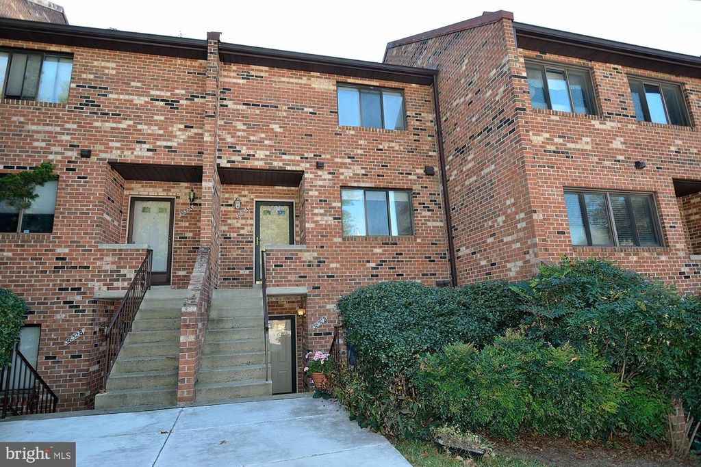 3850-A STEPPES CT, Falls Church, VA 22041