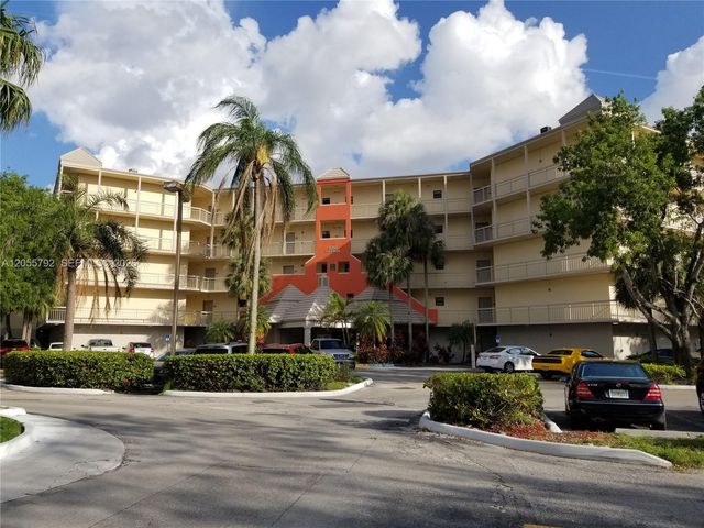 8290 Lake Dr 440, Doral, FL 33166