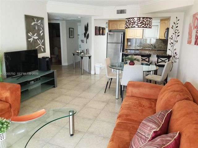 8290 Lake Dr 440, Doral, FL 33166