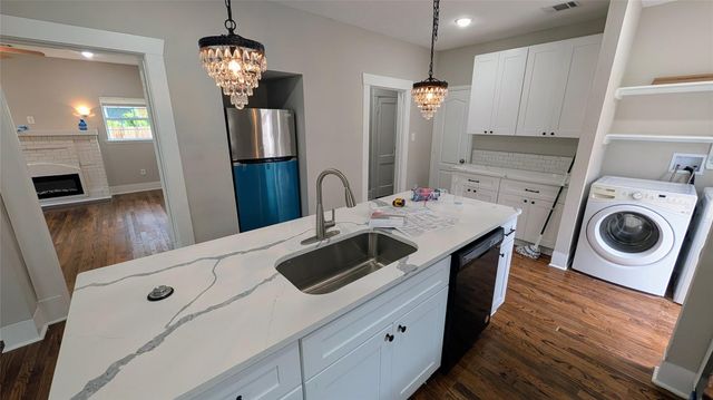 1133 W Gray Street, Houston, TX 77019