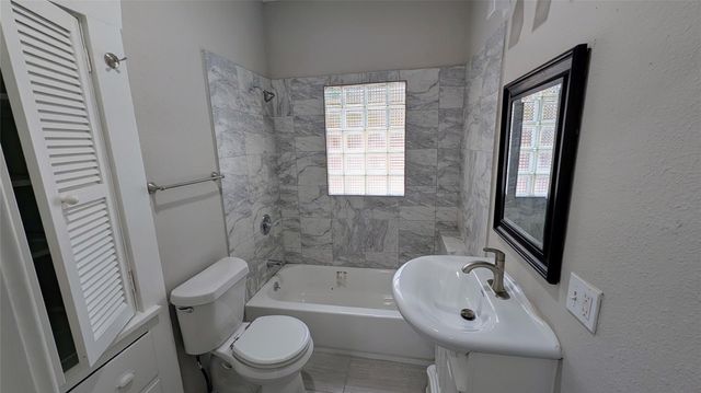 1133 W Gray Street, Houston, TX 77019
