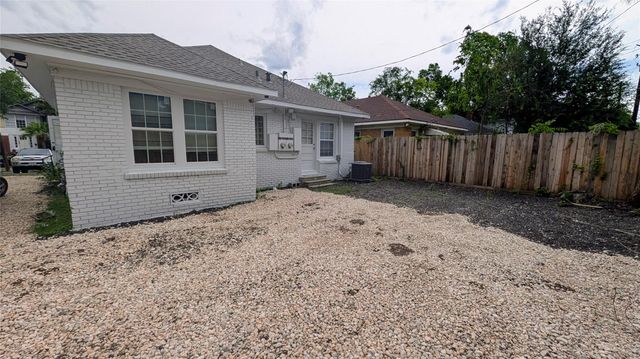 1133 W Gray Street, Houston, TX 77019