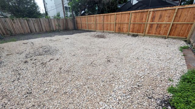 1133 W Gray Street, Houston, TX 77019