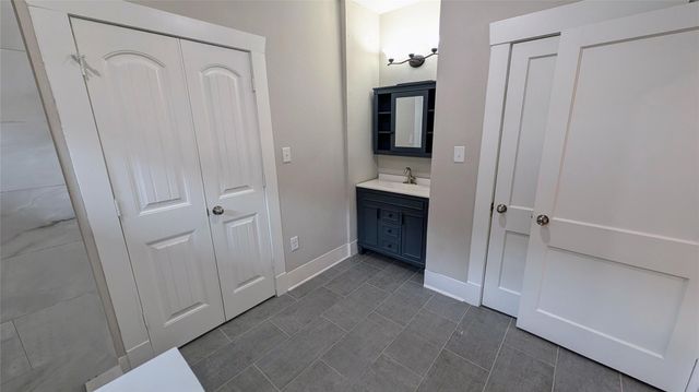 1133 W Gray Street, Houston, TX 77019