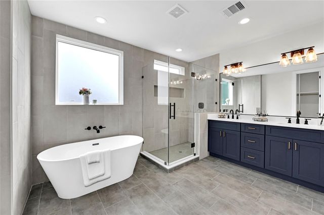 710 Link Road D, Houston, TX 77009