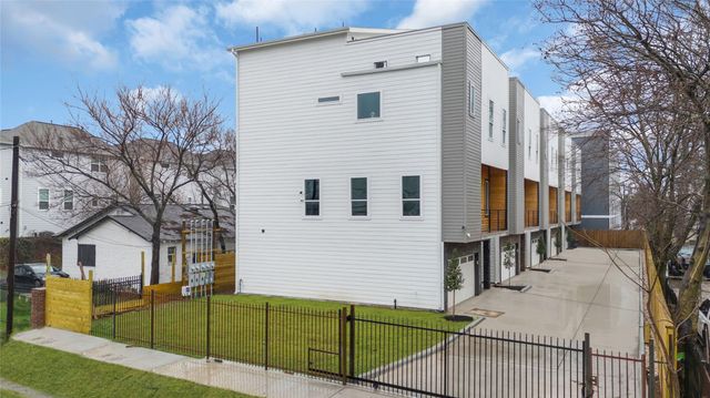 710 Link Road D, Houston, TX 77009
