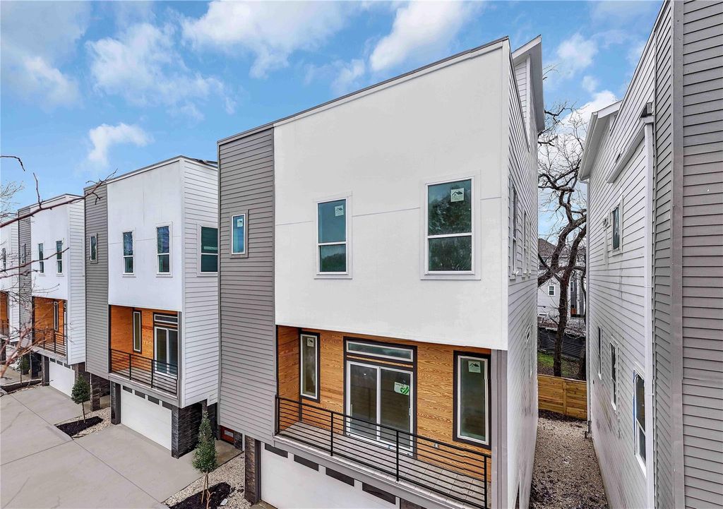 710 Link Road D, Houston, TX 77009