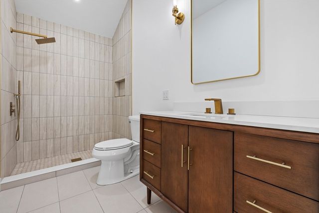 1 Knollwood Road, Marblehead, MA 01945