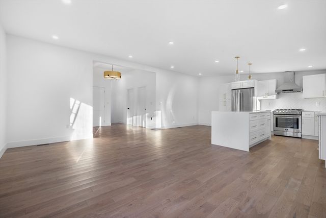 1 Knollwood Road, Marblehead, MA 01945