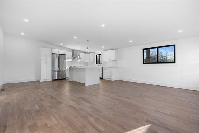 1 Knollwood Road, Marblehead, MA 01945