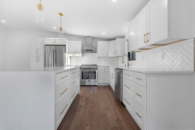 1 Knollwood Road, Marblehead, MA 01945