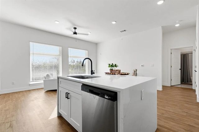 1811 Webberville RD 1305, Austin, TX 78721