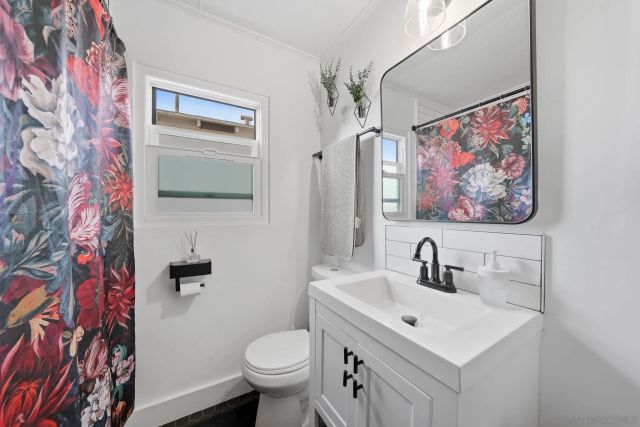 2585 J Street, San Diego, CA 92102