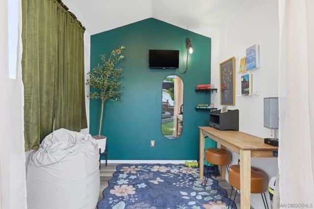 2585 J Street, San Diego, CA 92102