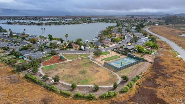 124 Montego Key, Novato, CA 94949