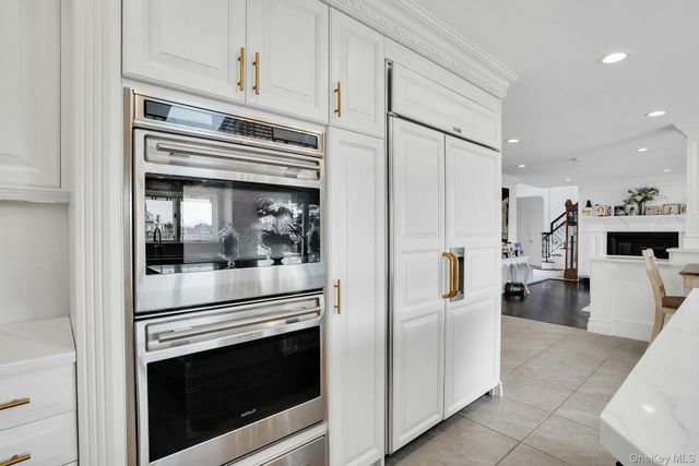 10 Beech Road, Islip, NY 11751