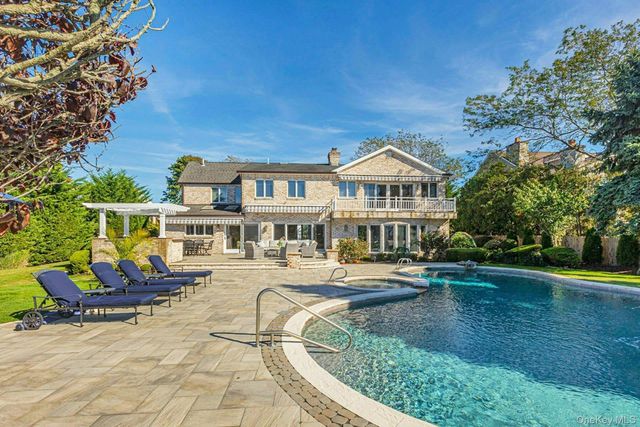 10 Beech Road, Islip, NY 11751