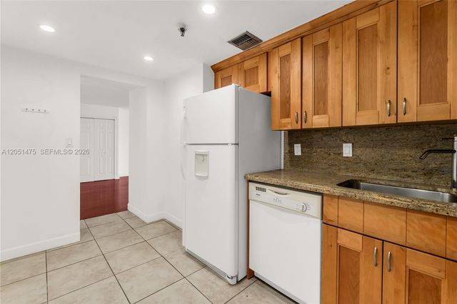 20515 E Country Club Dr 248, Aventura, FL 33180