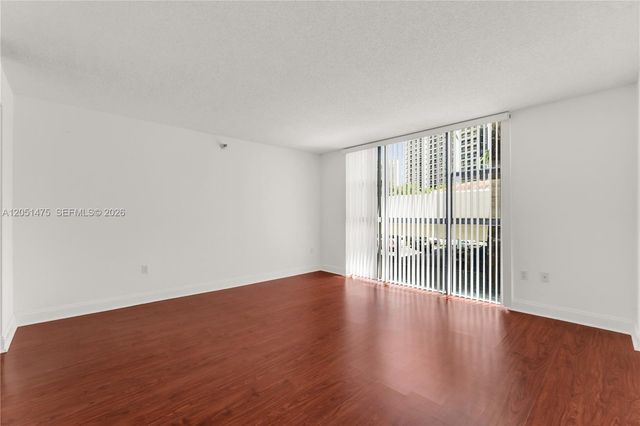 20515 E Country Club Dr 248, Aventura, FL 33180