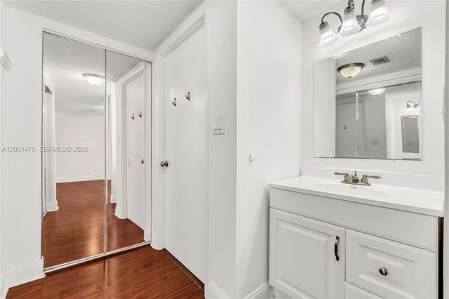 20515 E Country Club Dr 248, Aventura, FL 33180