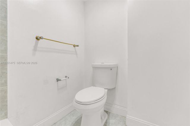 20515 E Country Club Dr 248, Aventura, FL 33180