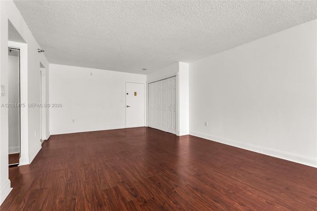 20515 E Country Club Dr 248, Aventura, FL 33180