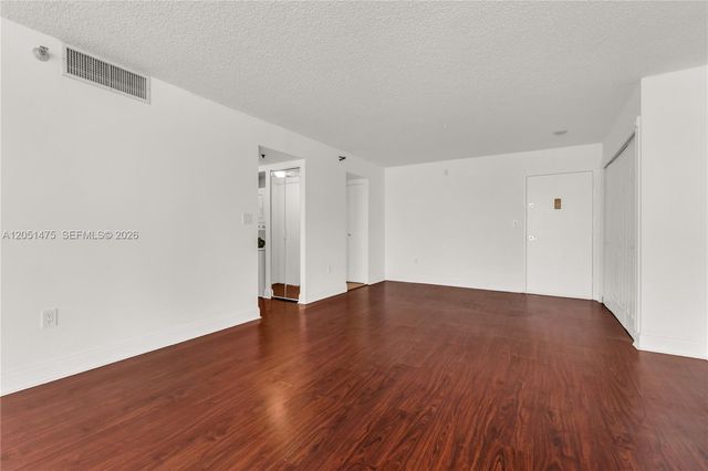 20515 E Country Club Dr 248, Aventura, FL 33180