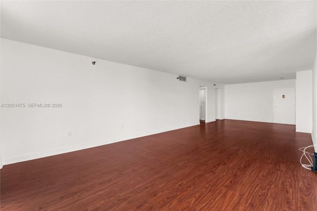 20515 E Country Club Dr 248, Aventura, FL 33180