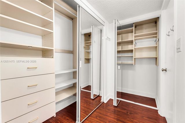 20515 E Country Club Dr 248, Aventura, FL 33180
