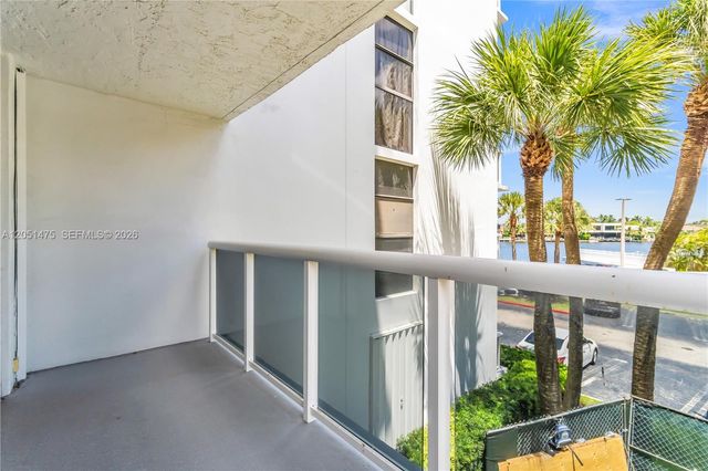 20515 E Country Club Dr 248, Aventura, FL 33180