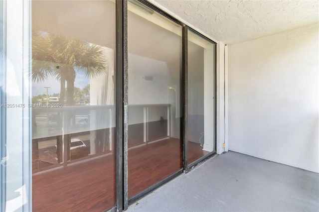 20515 E Country Club Dr 248, Aventura, FL 33180