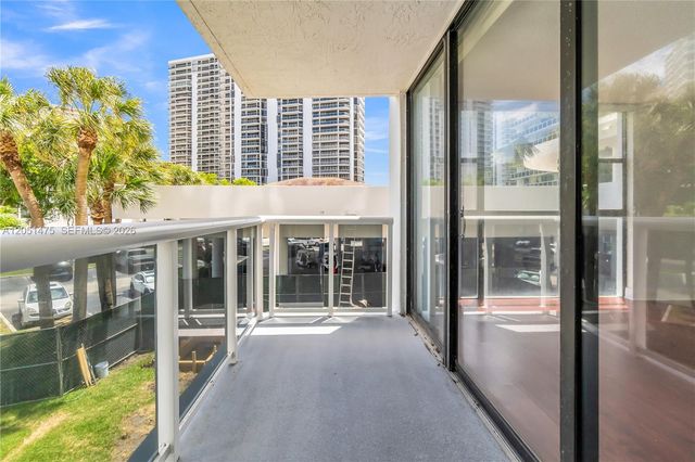 20515 E Country Club Dr 248, Aventura, FL 33180