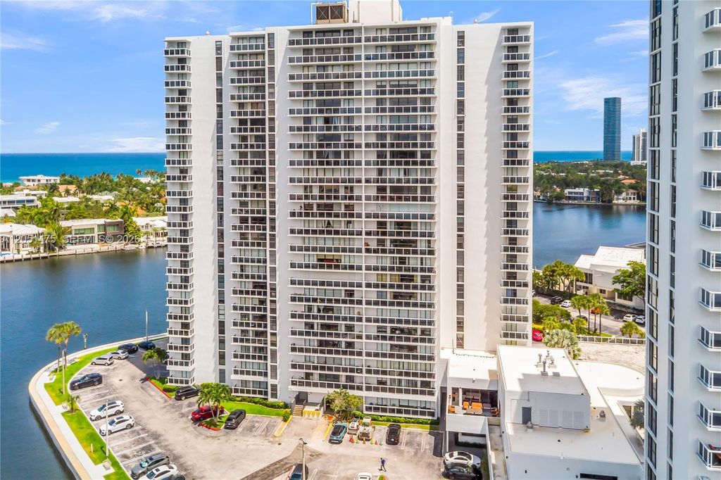20515 E Country Club Dr 248, Aventura, FL 33180