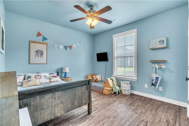 1461 Colonel McNeil Drive, Prairie Grove, AR 72753