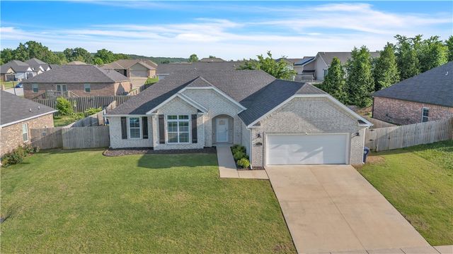 1461 Colonel McNeil Drive, Prairie Grove, AR 72753