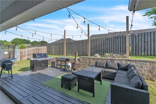 1461 Colonel McNeil Drive, Prairie Grove, AR 72753