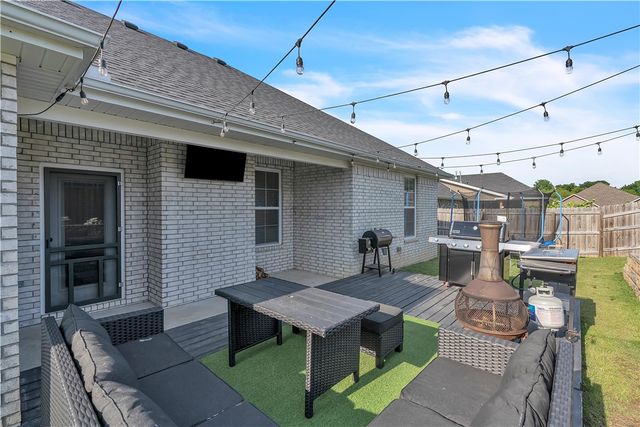 1461 Colonel McNeil Drive, Prairie Grove, AR 72753