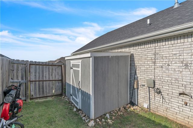 1461 Colonel McNeil Drive, Prairie Grove, AR 72753