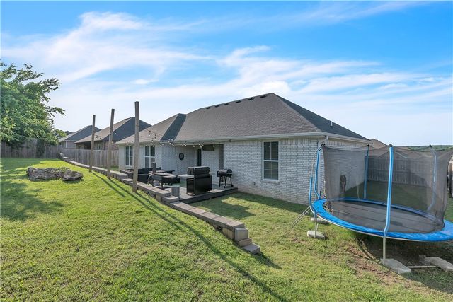 1461 Colonel McNeil Drive, Prairie Grove, AR 72753