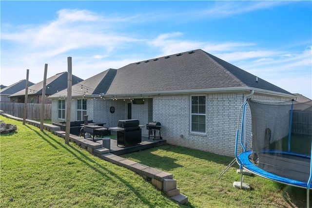1461 Colonel McNeil Drive, Prairie Grove, AR 72753