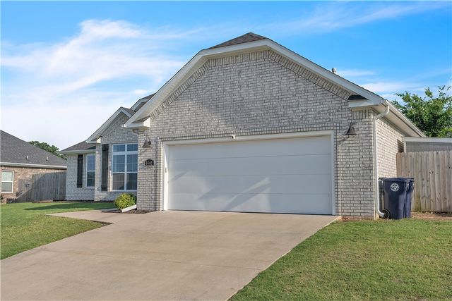 1461 Colonel McNeil Drive, Prairie Grove, AR 72753