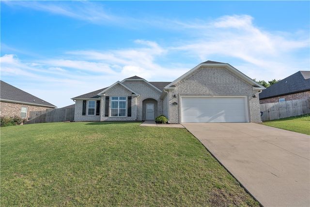 1461 Colonel McNeil Drive, Prairie Grove, AR 72753