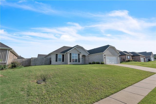 1461 Colonel McNeil Drive, Prairie Grove, AR 72753