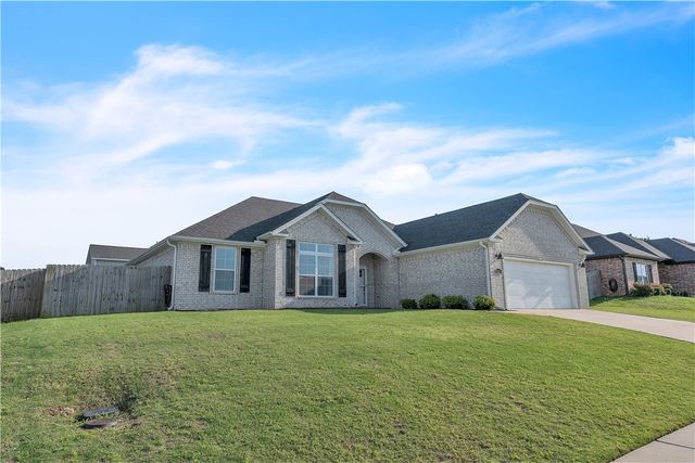 1461 Colonel McNeil Drive, Prairie Grove, AR 72753